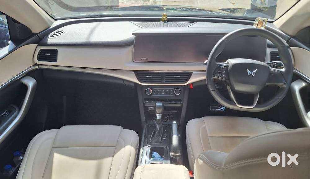 Mahindra Xuv700 2.2 Ax 3 Diesel At 5 Str, 2022, Diesel