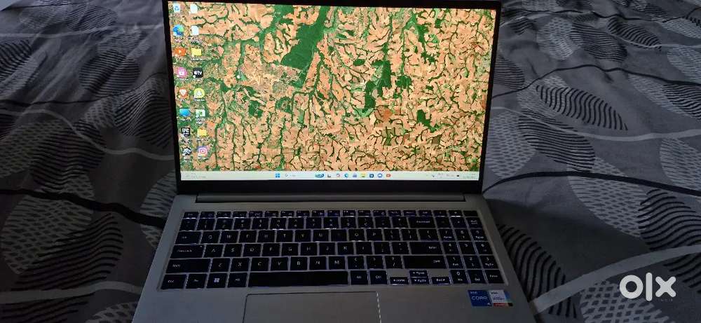 Samsung galaxy Book 3 i5 1330 , everything working