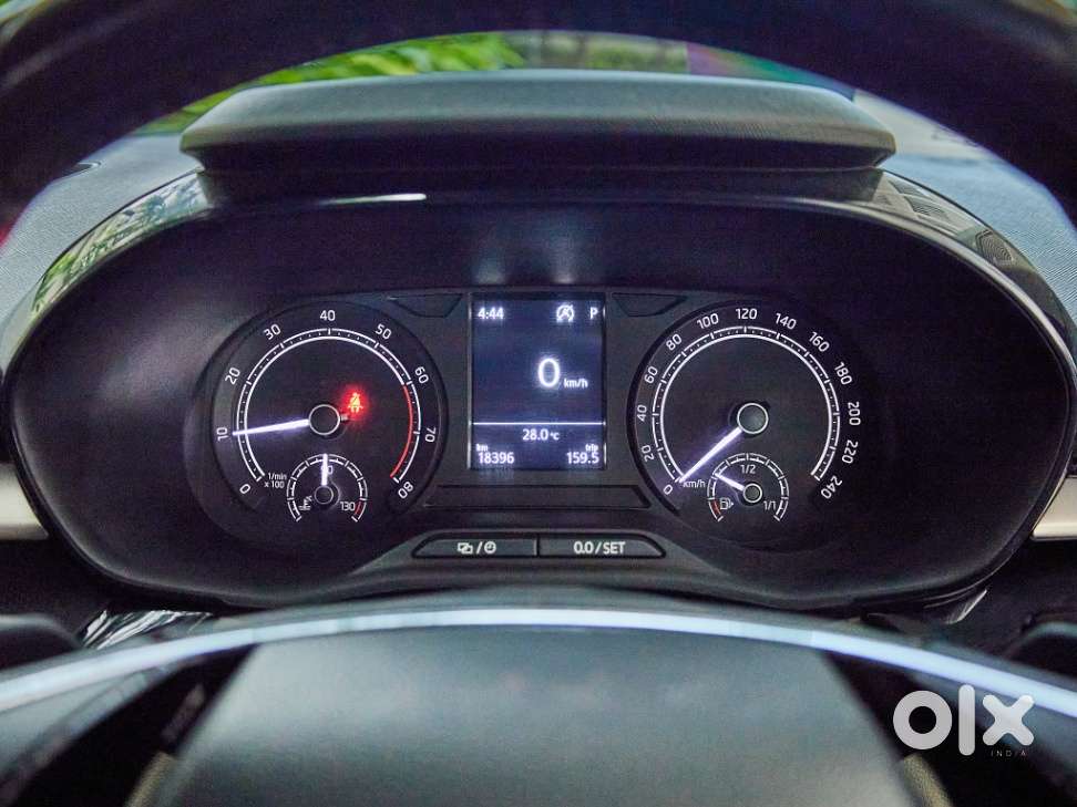 Skoda Slavia Ambition 1.0l Tsi At, 2026, Petrol
