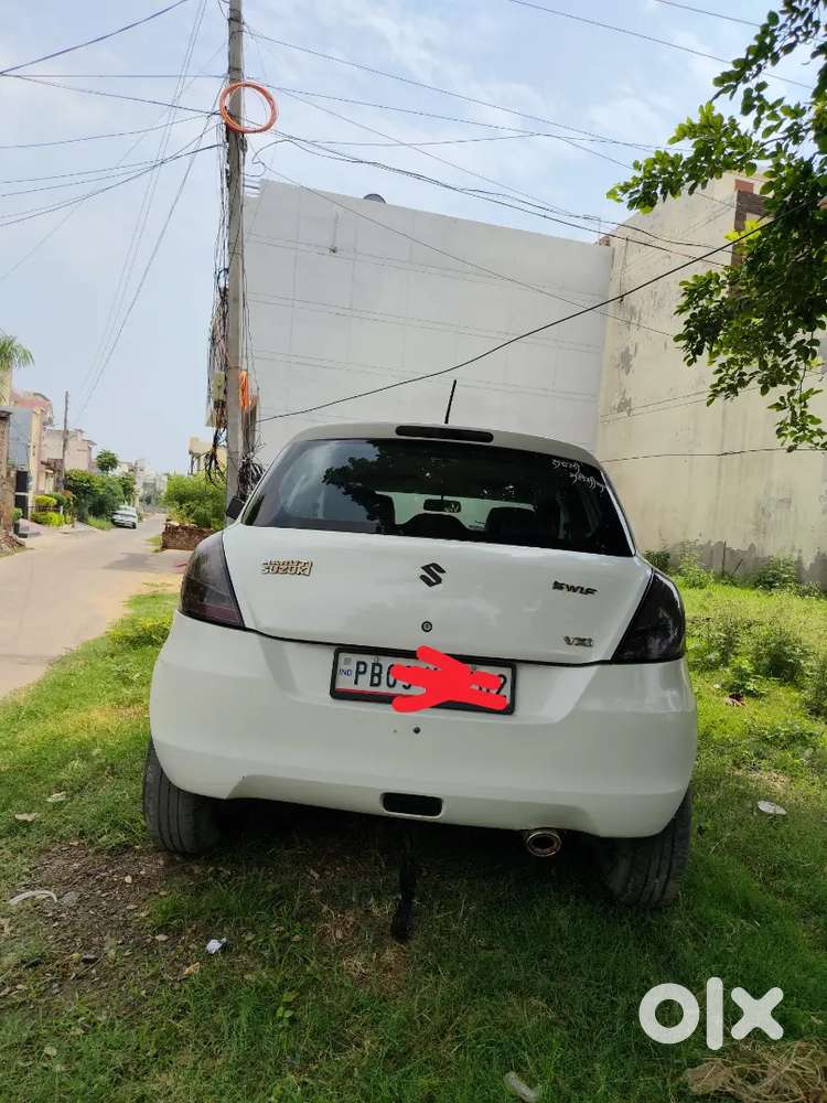 Maruti Suzuki Swift Vxi 2015 Petrol.good Alloys Tyers, Insaurance Vali