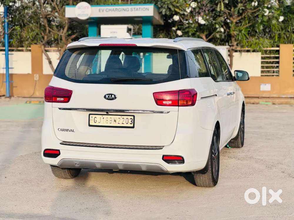 2021 Kia Carnival Limousine Plus