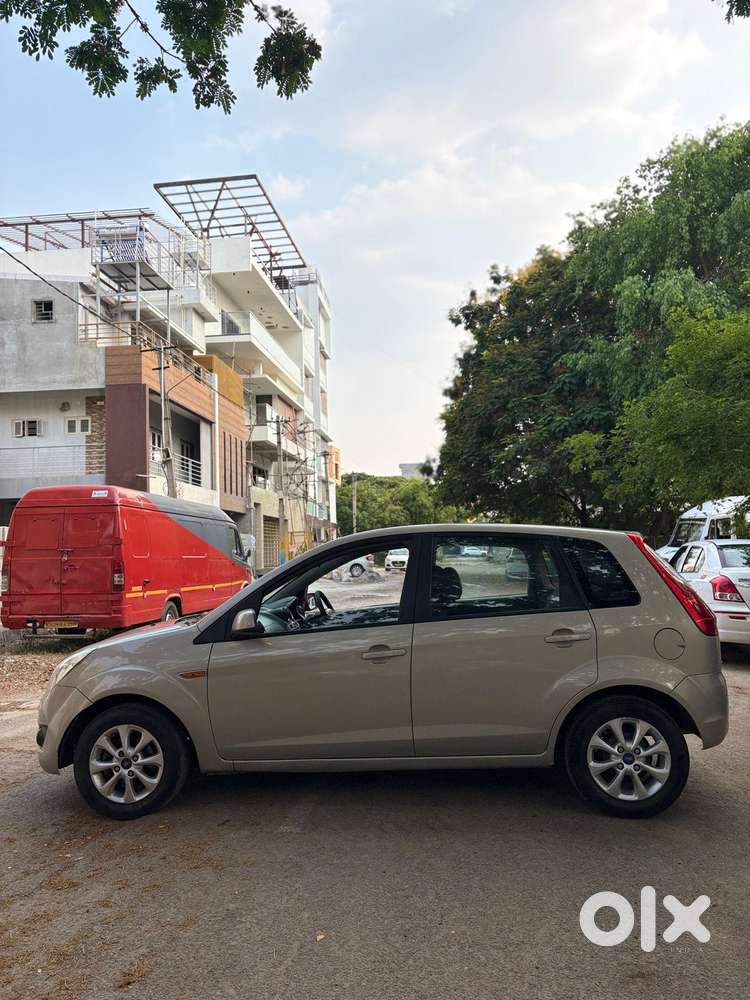 Ford Figo 2010-2012 Petrol Titanium, 2012, Petrol