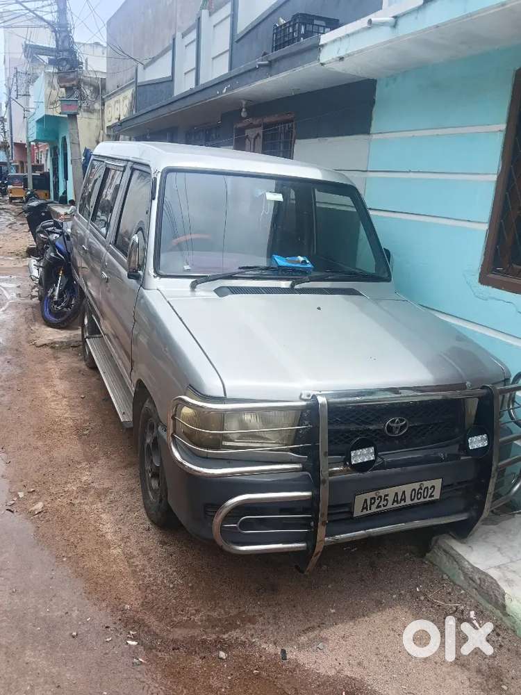 Toyota Qualis 2002 Diesel Well Maintained