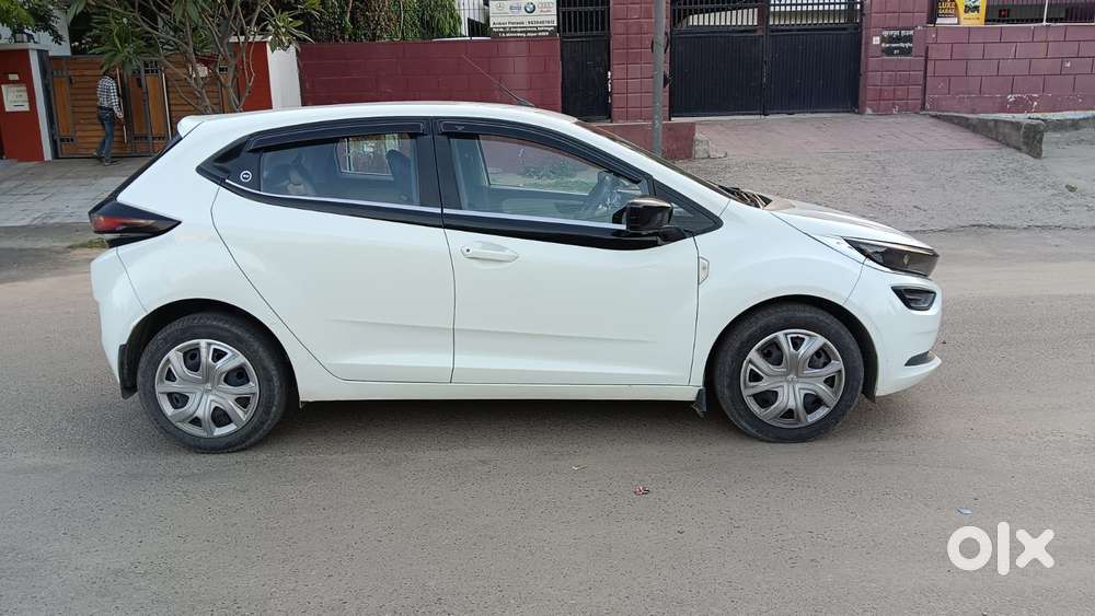 Tata Altroz 1.2 Xm Plus, 2023, Petrol