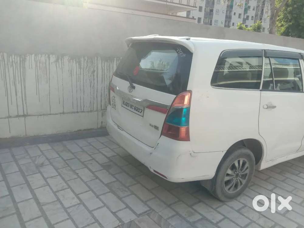Toyota Innova 2012 Diesel 295 Km Driven