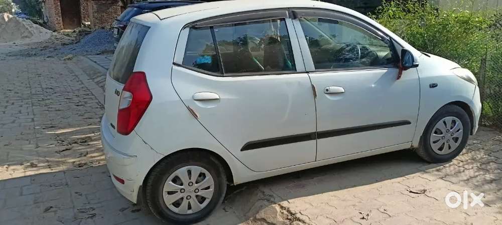 Single Handed Hyundai I10 Magna 2012 Cng & Petrol Car White