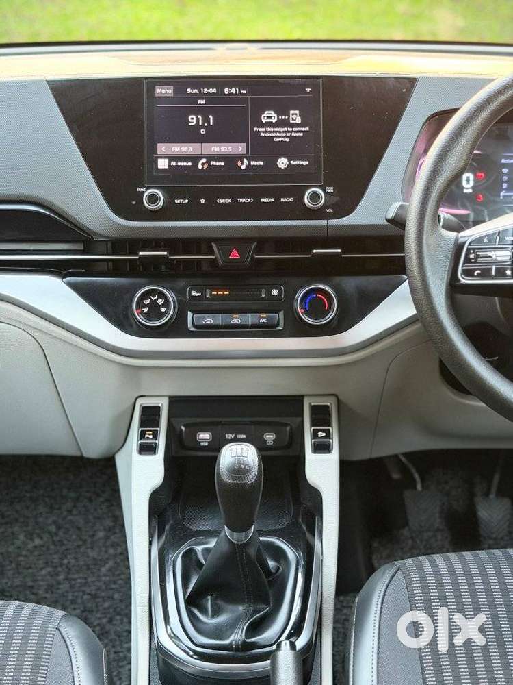 Kia Carens 1.5 Prestige 7 Str, 2023, Petrol