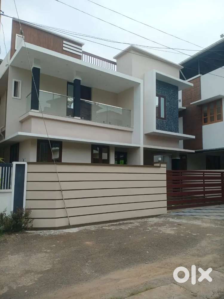 4BHK+ in Kakkanad