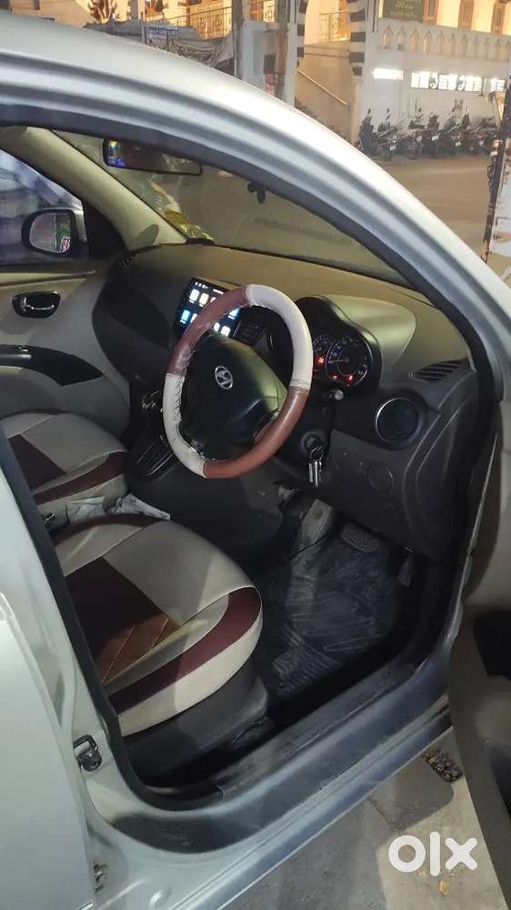 Hyundai I10 Sportz Petrol Automatic 2011