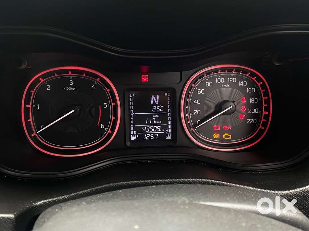 Maruti Suzuki Brezza 1.5 Zxi Plus At Smart Hybrid Dual Tone, 2019, D..