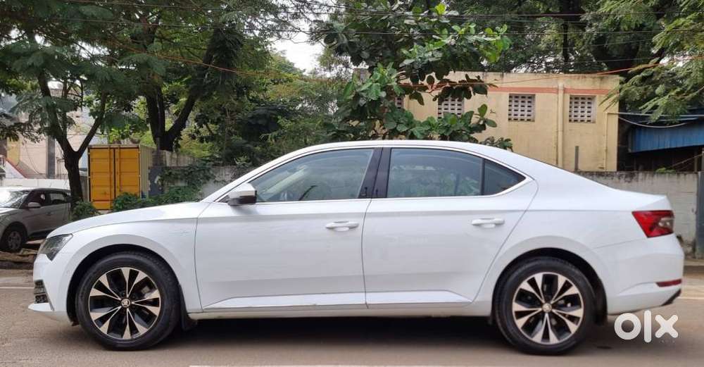 Skoda Superb 2.0 Tsi At L&k, 2021, Petrol