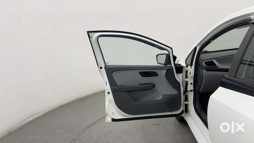 Tata Altroz 1.2 Xt, 2021, Petrol