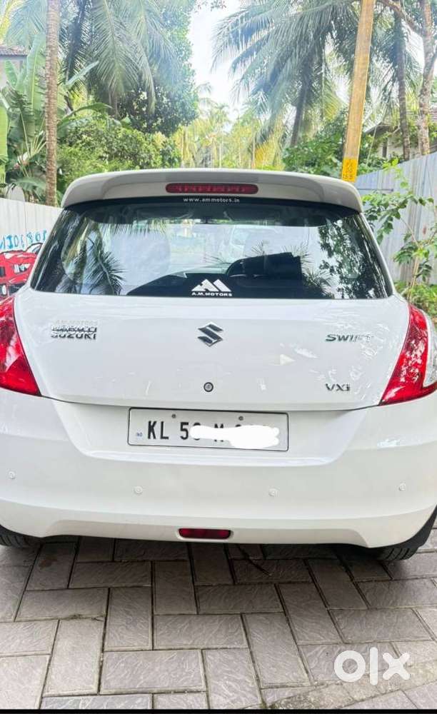Maruti Suzuki Swift Vxi 1.2 Abs Bs-iv, 2017, Petrol