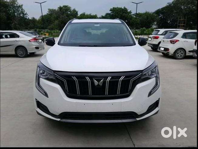 Mahindra Xuv700 2.0 Ax 5 Petrol Mt 7 Str, 2022, Petrol