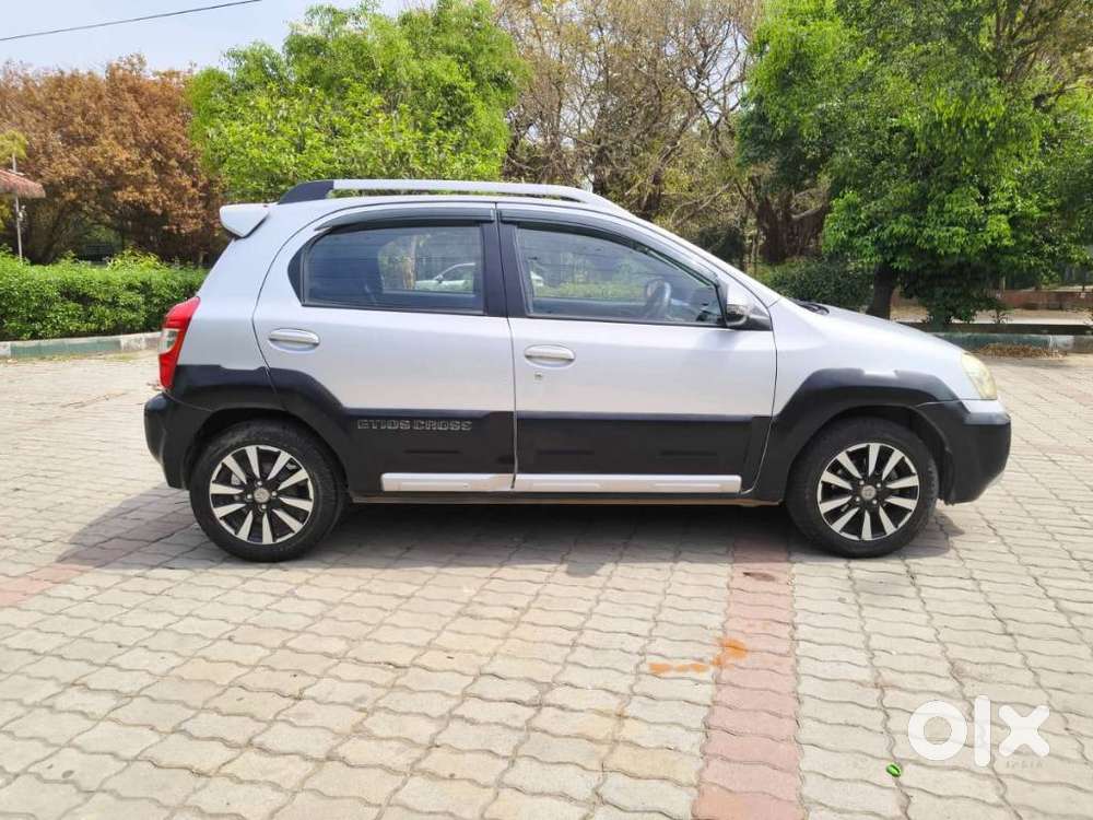 Toyota Etios Cross 1.2l G, 2016, Petrol