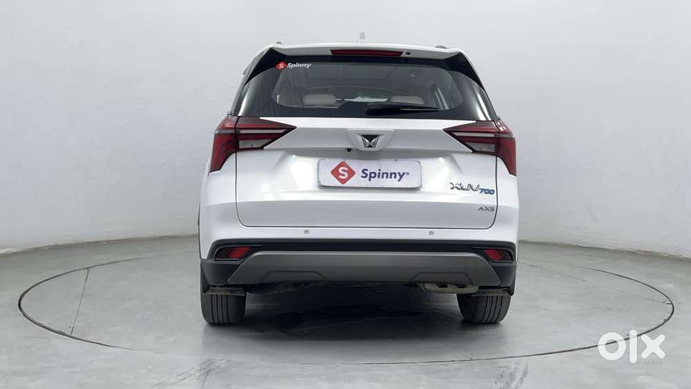 Mahindra Xuv700 2.0 Ax 5 Petrol Mt 7 Str, 2022, Petrol