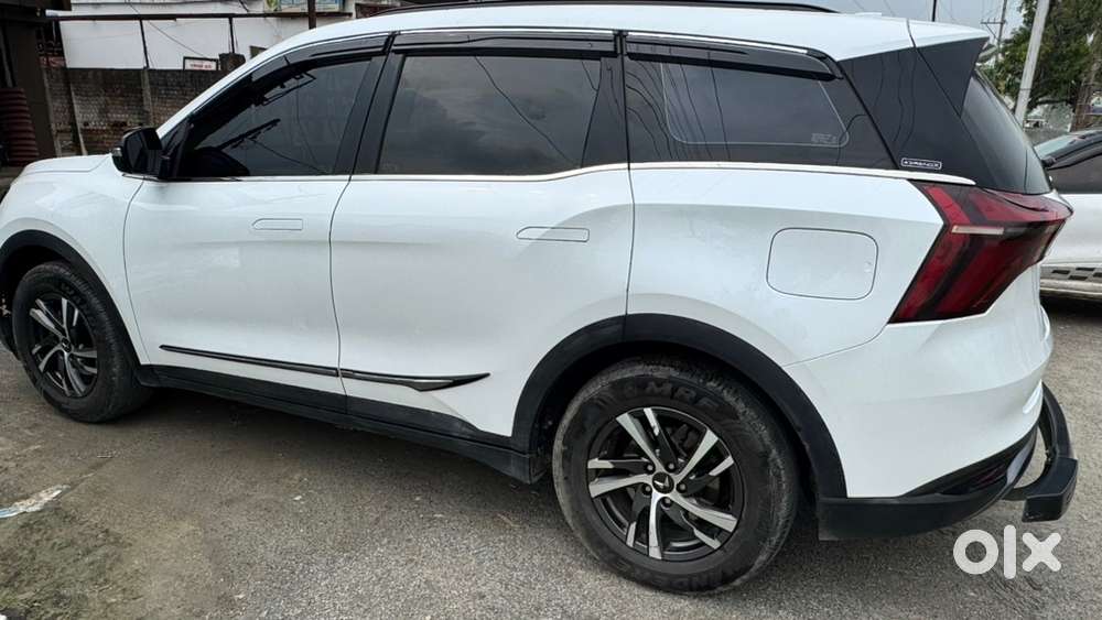 Xuv 700 Ax5 7 Seater