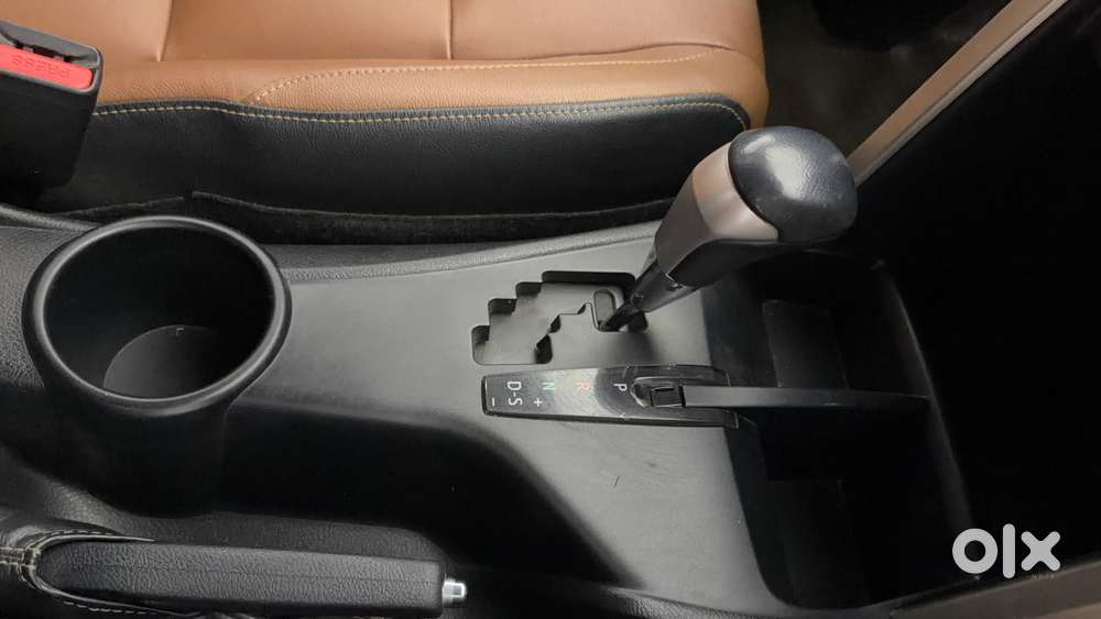 Toyota Innova Crysta 2.7 Zx At, 2016, Petrol