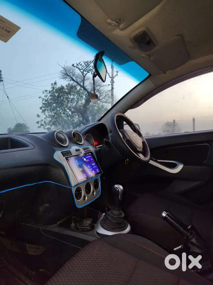 Good Condition Car Disel Variant 2011 Model With 3rd Owner