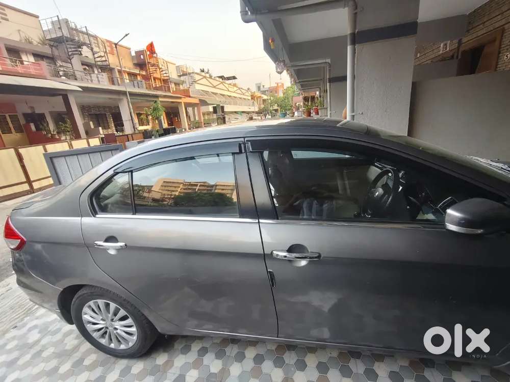 1.maruti Suzuki Ciaz 2017-18 Cng & Hybrids 72500 Km Driven