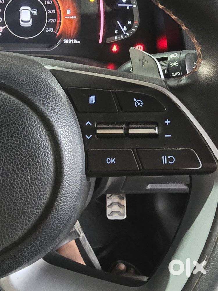 Kia Carens Luxury (o)1.5 Diesel At 7 Str, 2022, Diesel