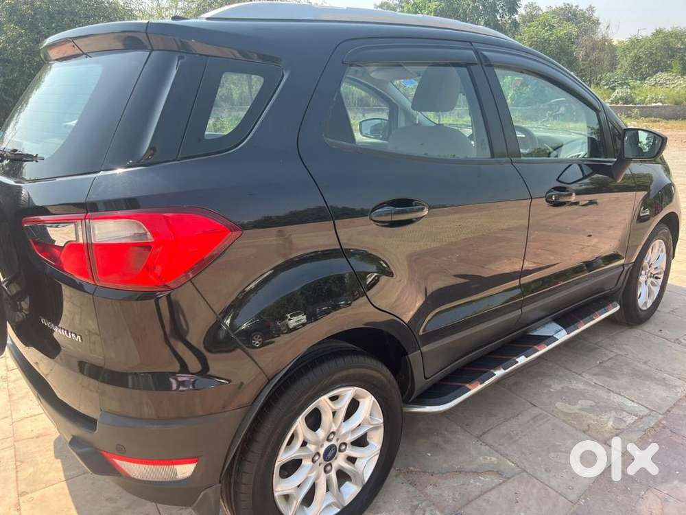 Ford Ecosport Black 2017 Petrol 100900 Km Driven