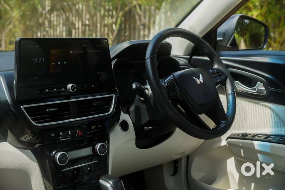 Mahindra Xuv 3xo Ax7l 1.2 Petrol At (pg), 2026, Petrol