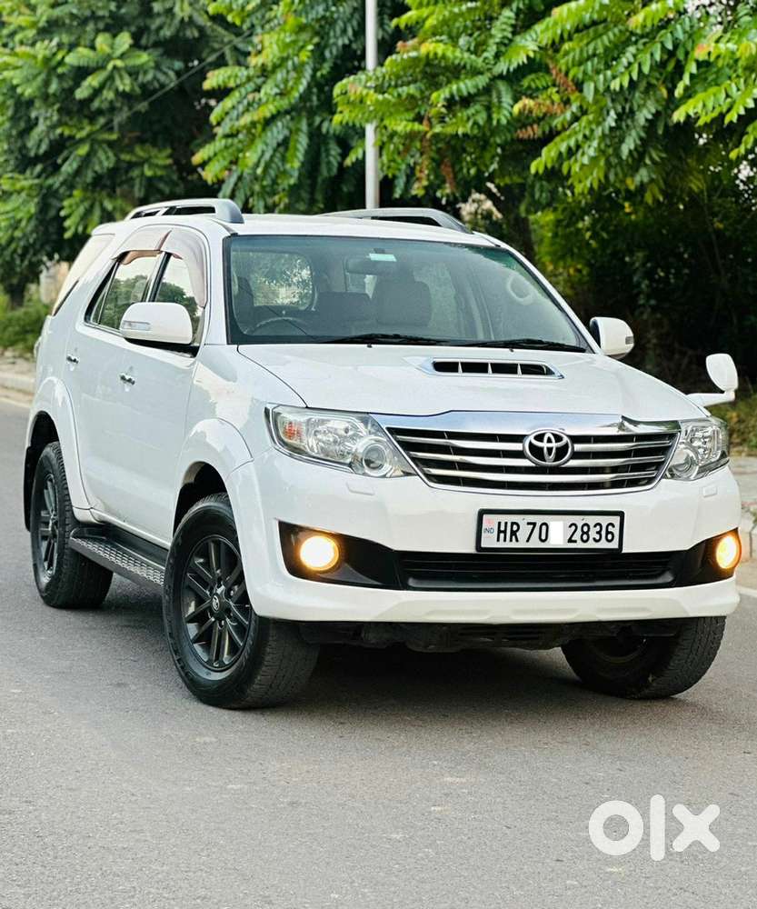 Toyota Fortuner Diesel 2014 Car Automatic / Well Mentioned/ New Tyre