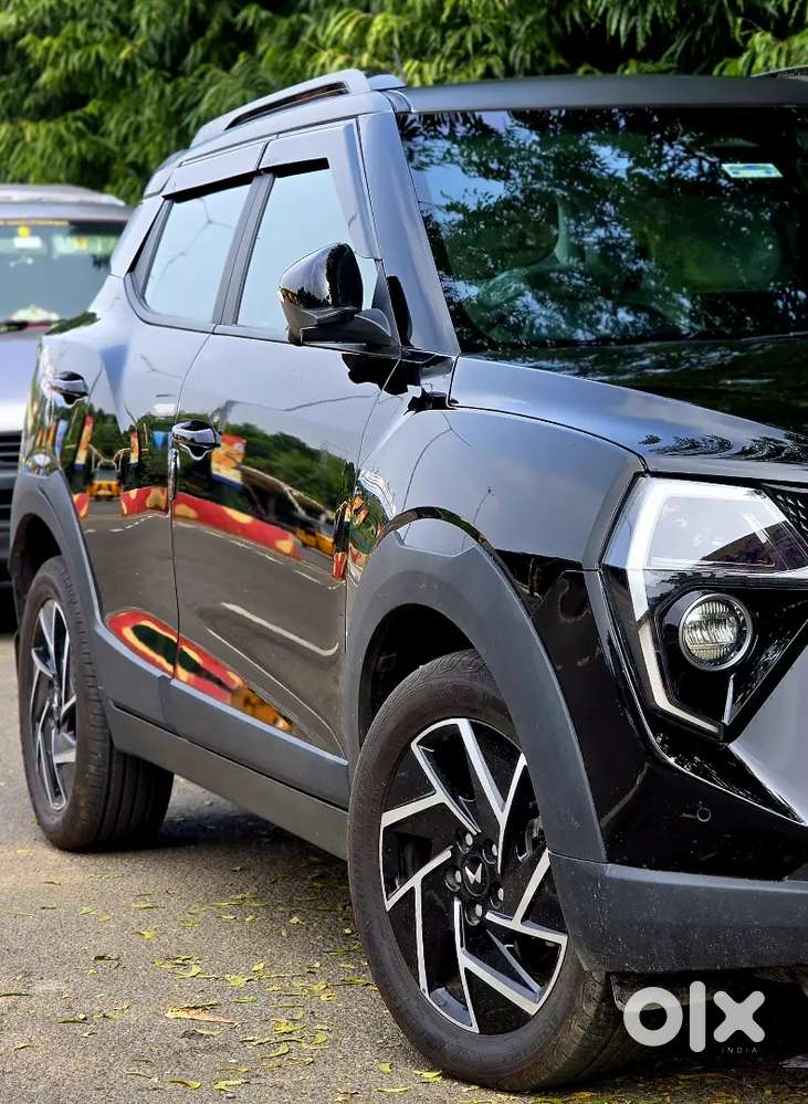 Mahindra Xuv 3xo Ax7l 2025 Petrol At With Extended Warranty - Top End