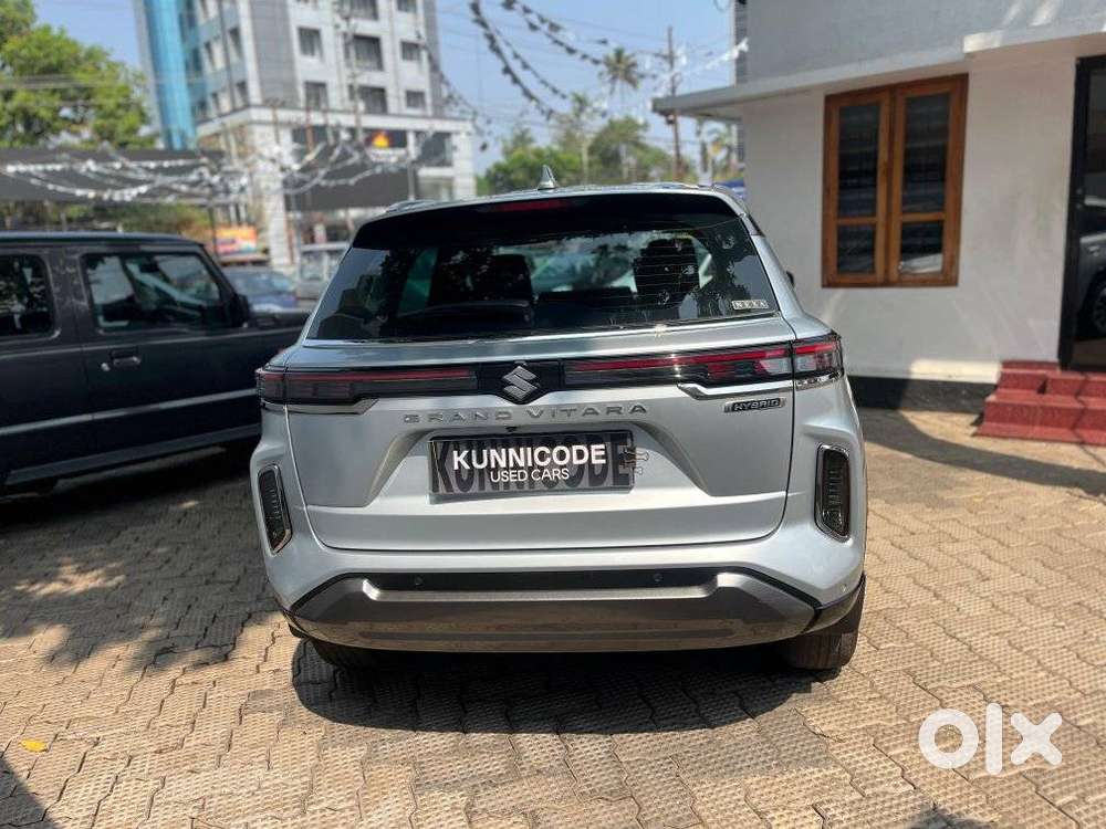 Maruti Suzuki Grand Vitara 1.5 Alpha Plus Intelligent Hybrid Ecvt, 2..