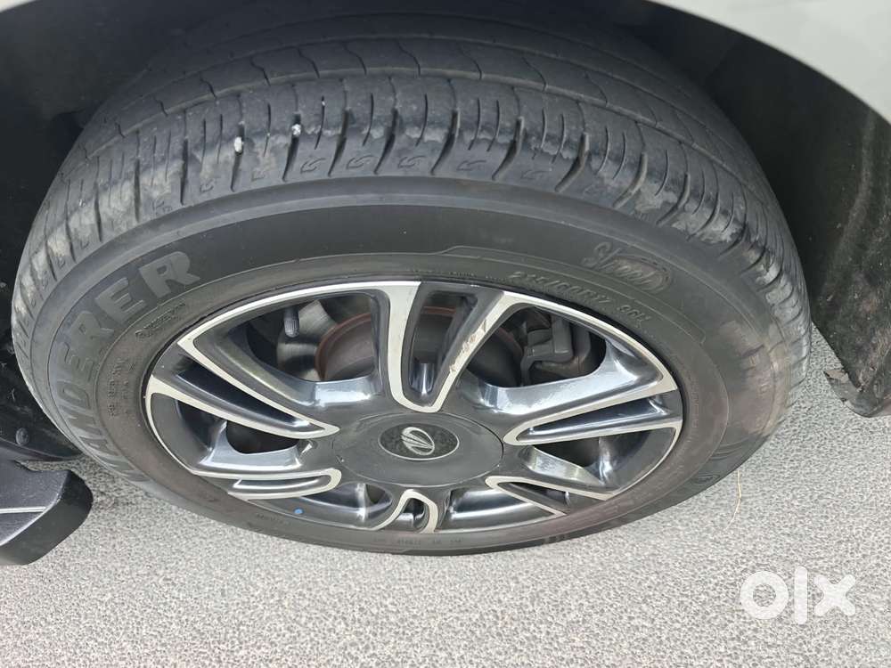 Mahindra Marazzo M8, 2018, Diesel