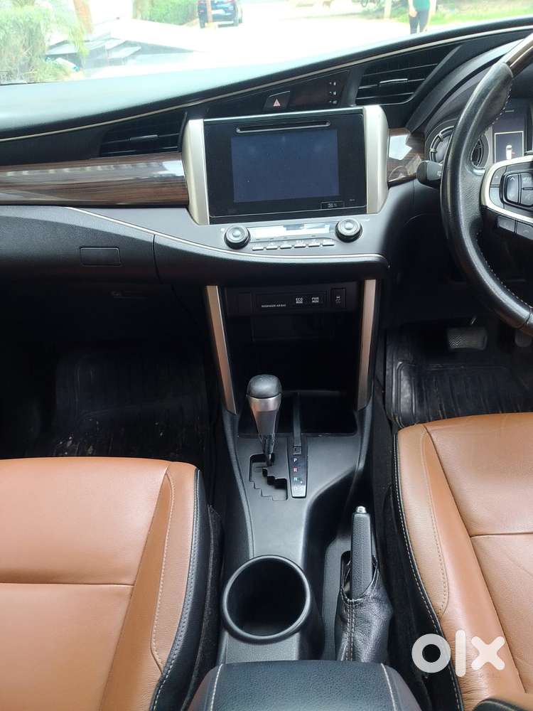 Toyota Innova Crysta 2.8z Automatic, 2016, Diesel