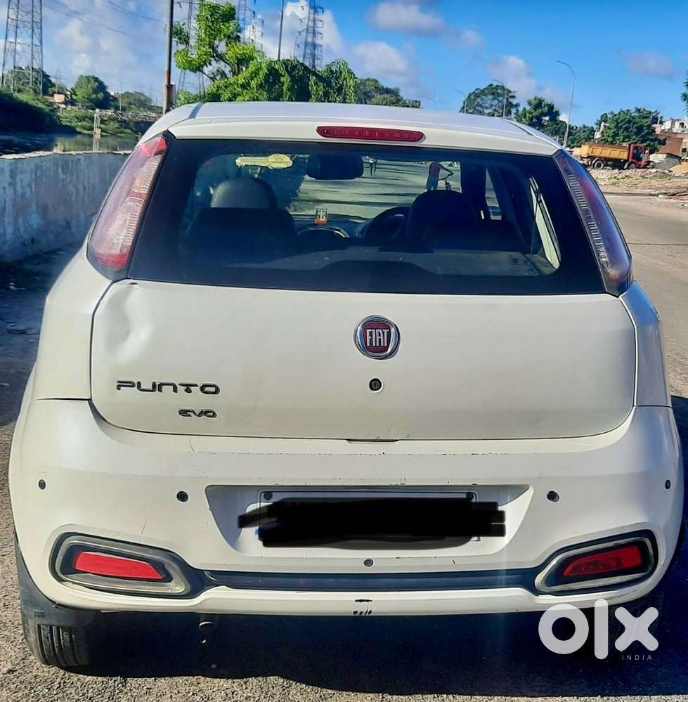 Fiat Grande Punto 2015 Petrol Variant