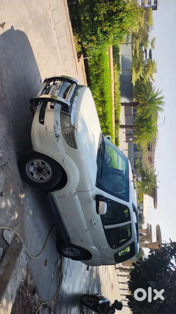 Tata Safari Storme 2013