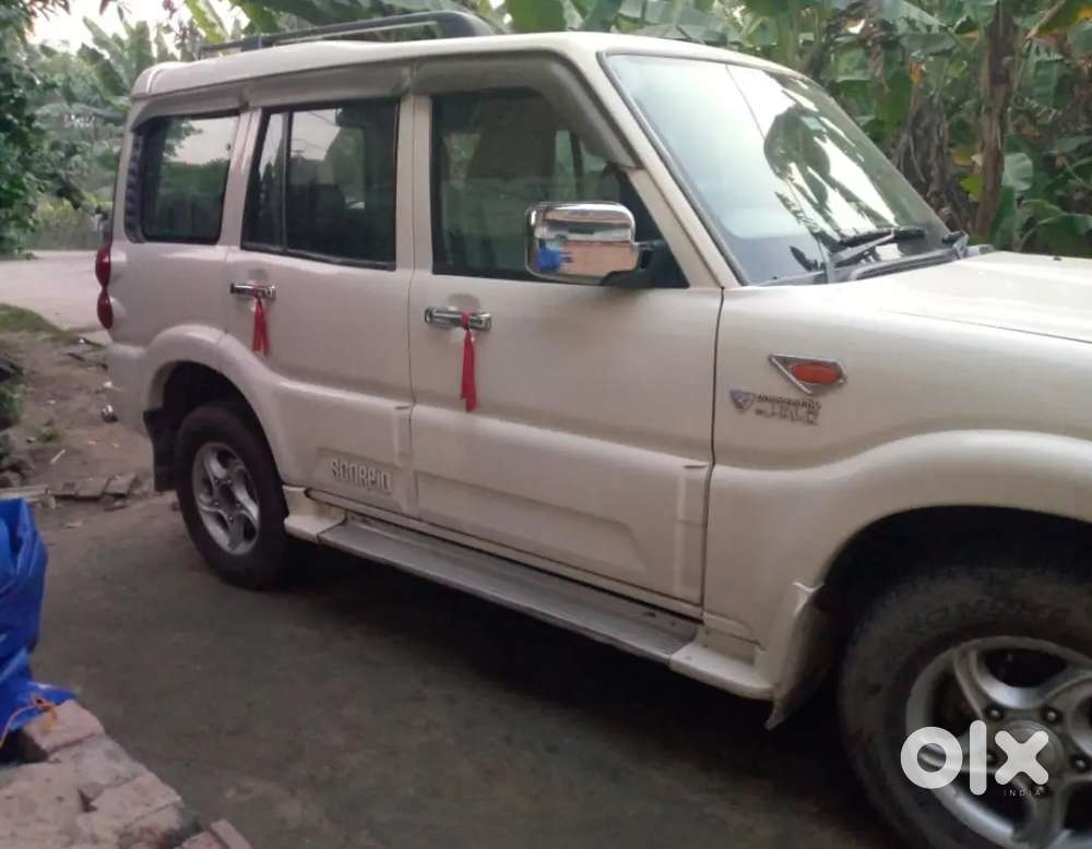 Mahindra Bolero Neo 2013