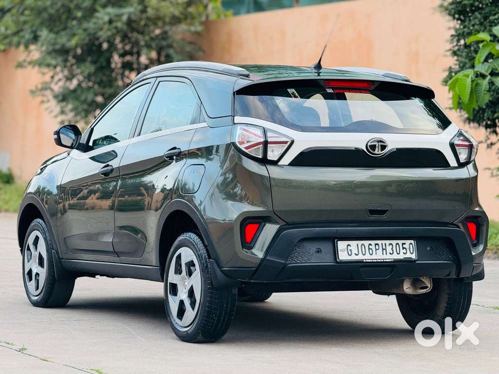 Tata Nexon, 2022, Petrol