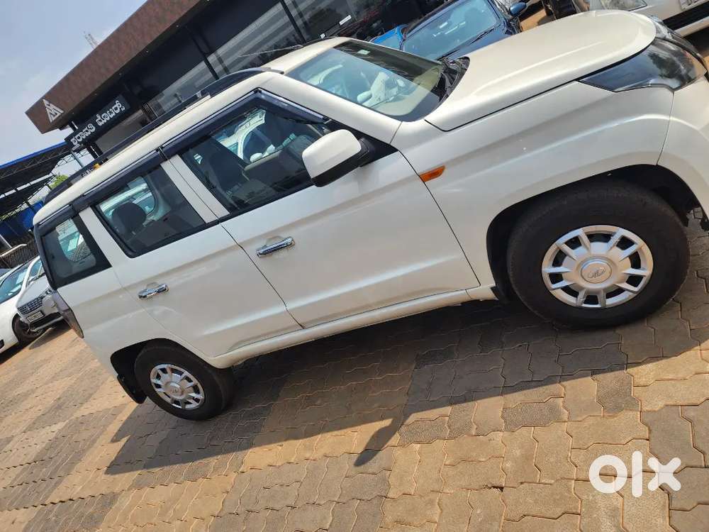 Mahindra Tuv 300