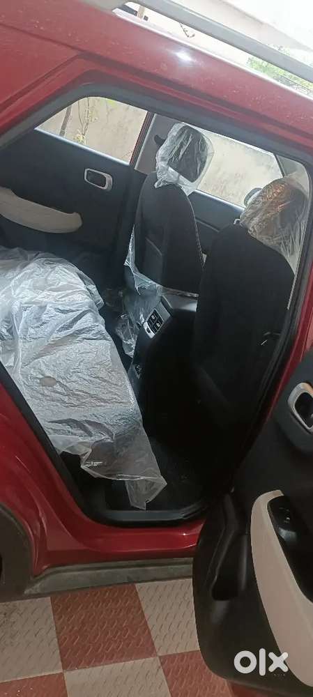 Hyundai Venue 1.2 Petrol 2022 9400 Kms 1st Owner