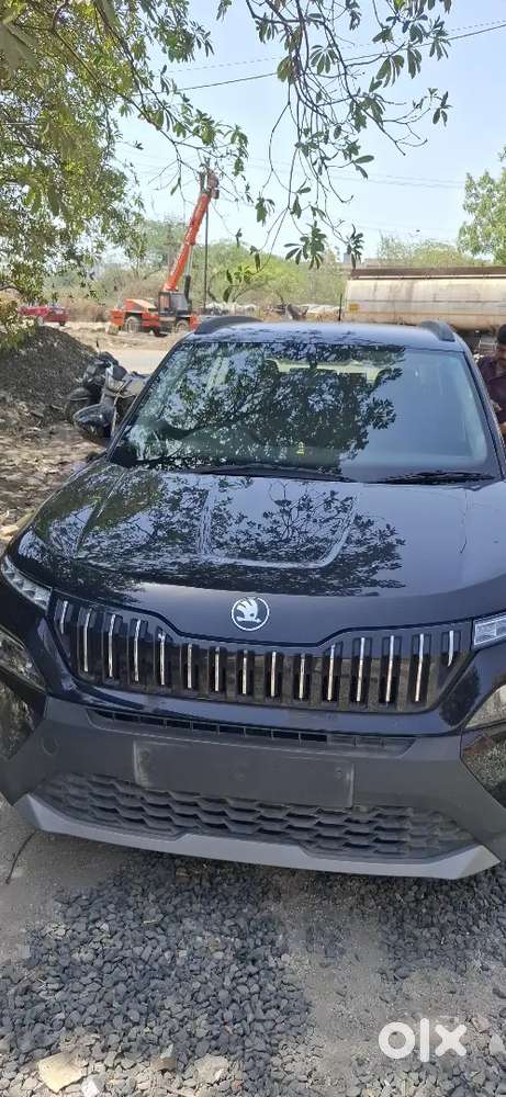 Skoda Kylaq Signature Petrol 2025