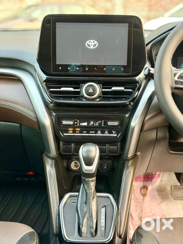 Toyota Urban Cruiser Hyryder 1.5 V Hybrid, 2023, Petrol