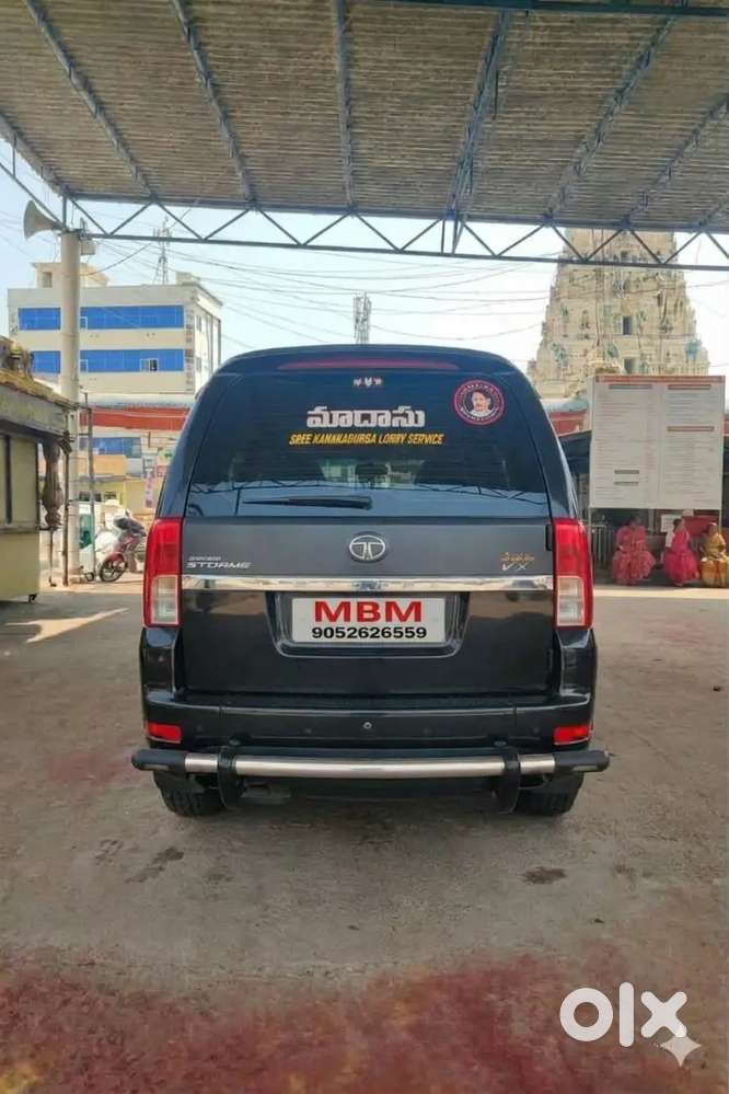 Tata Safari Storme 2015