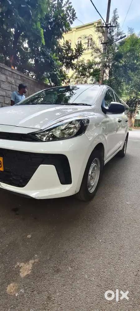 Hyundai Motor White Car Color   Aura Yello Board Petrol  17.02.2026
