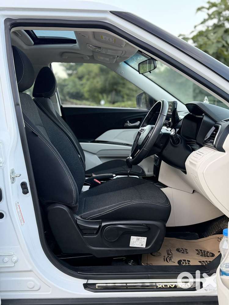 Mahindra Xuv 3xo Ax5 1.5 Diesel Autoshift Plus, 2025, Diesel