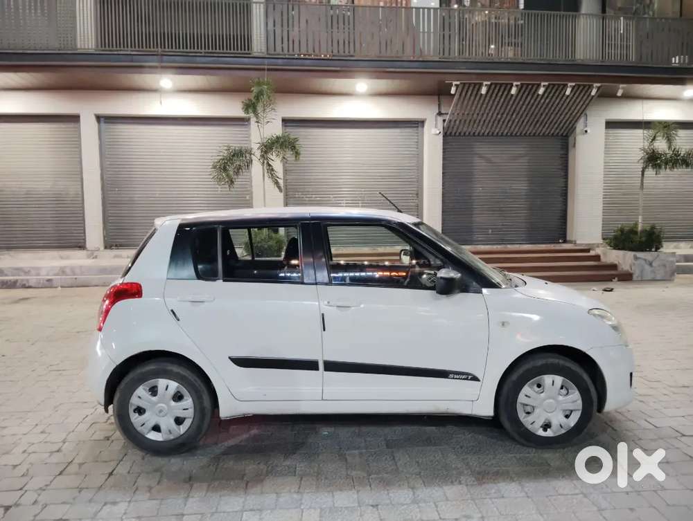 Maruti Suzuki Swift 2009 Diesel 136500 Km Driven