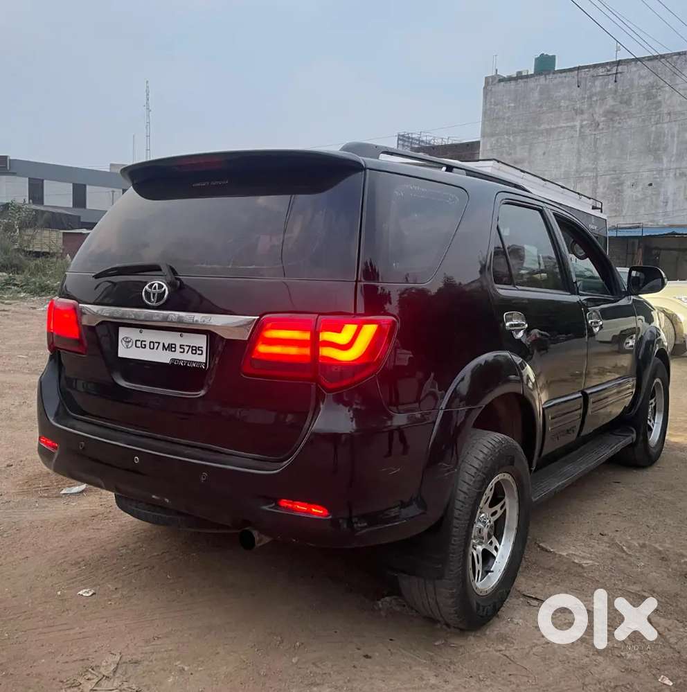 Toyota Fortuner 2011 Diesel 105000 Km Driven