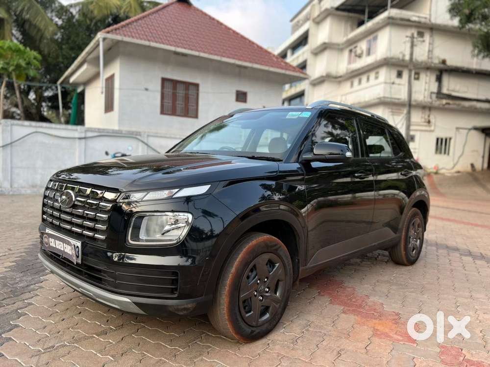 Hyundai Venue 1.0 Sx (o) Turbo Dual Tone, 2024, Petrol
