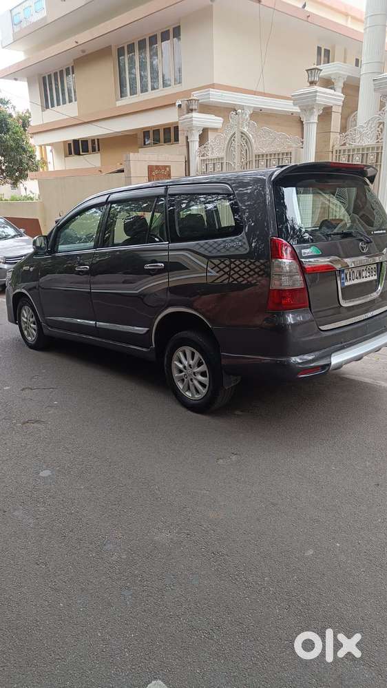 Toyota Innova 2.5 G (diesel) 8 Seater Bs Iv, 2015, Diesel
