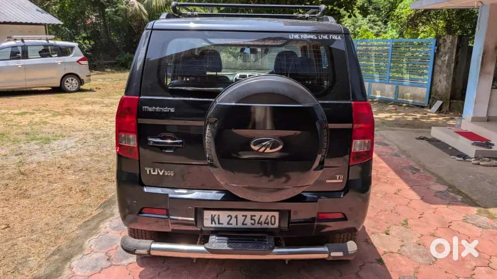 Mahindra Tuv 300 10 Diesel Amt