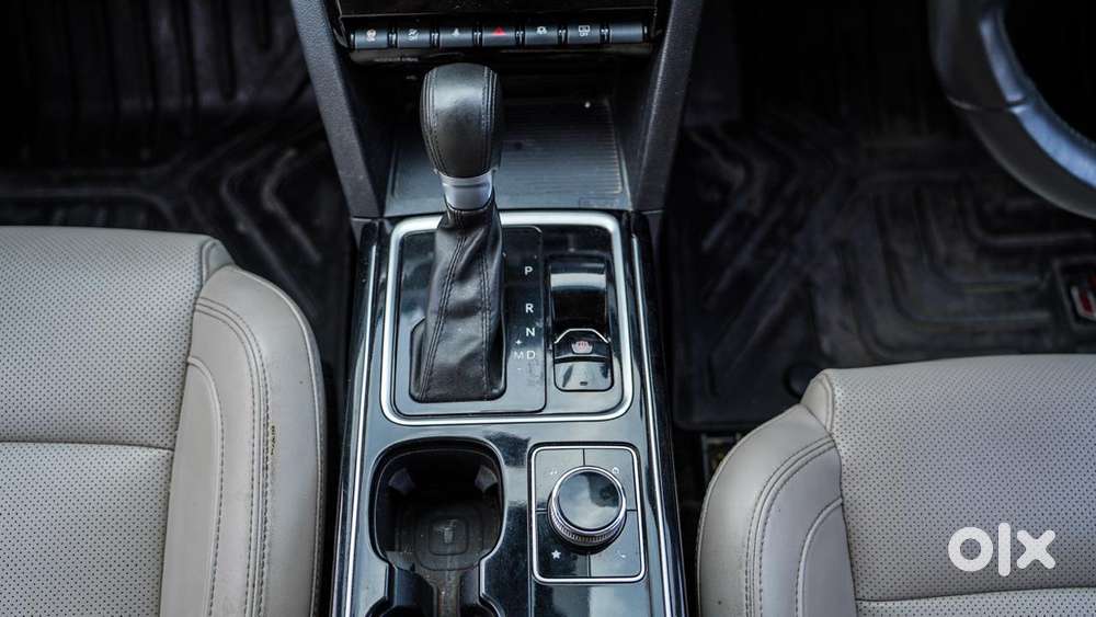 Mahindra Xuv700 2.0 Ax 7 Petrol At Str, 2022, Petrol