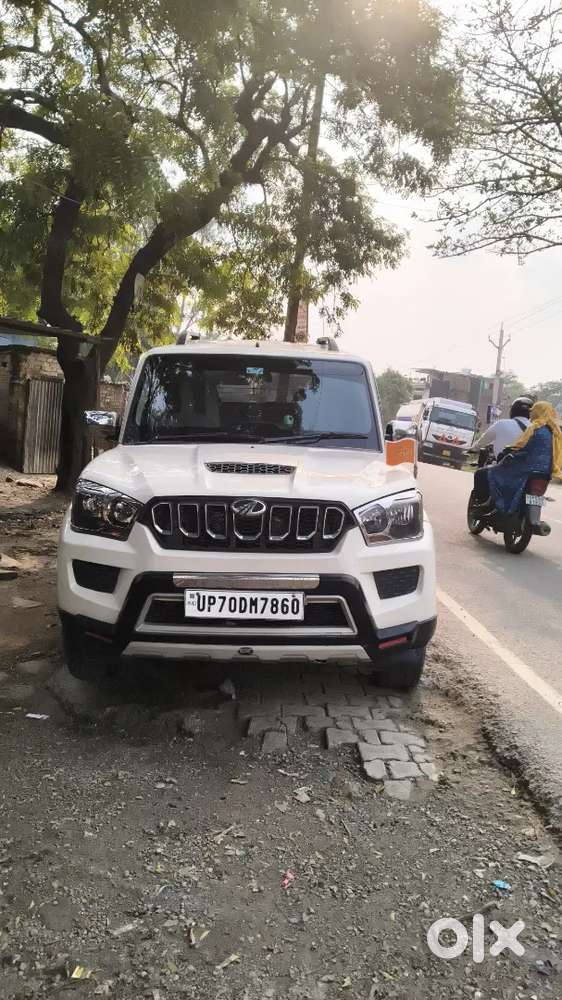 Mahindra Scorpio S6 Plus 2016 Diesel Manual